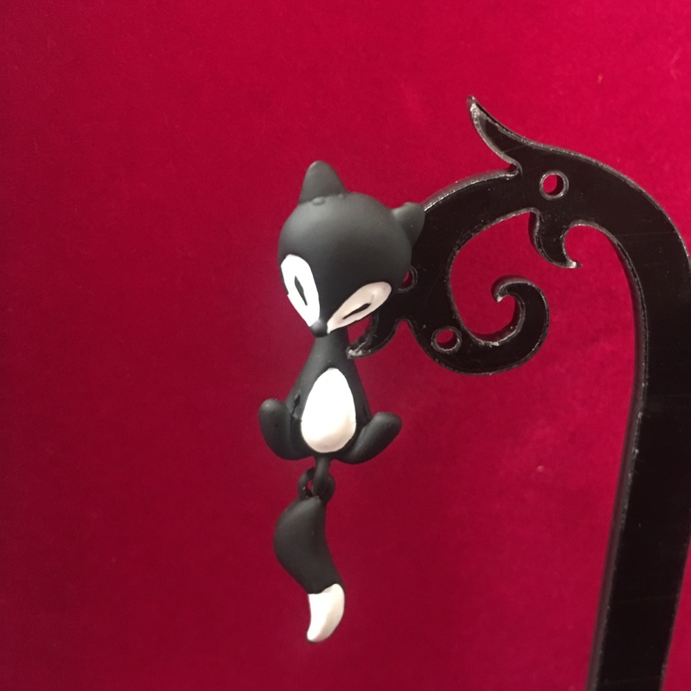Single fox earring